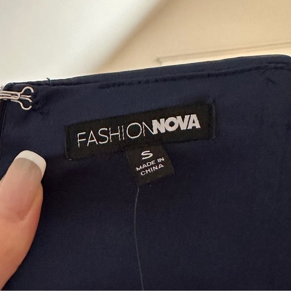 Fashion Nova - I’m the one satin midi dress - Picture 4 of 6